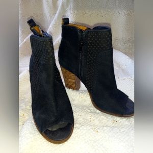 LUCKY BRAND OPEN TOE BLACK BOOTIES